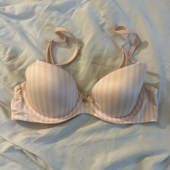 Victoria’s Secret Wired Lightly Lined Bra - Picture 1 of 2